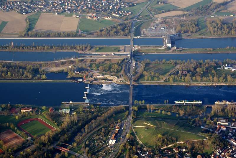Gefahr auf dem Oberrhein: Brennbare Flüssigkeit verunreinigt den Grand Canal d’Alsace