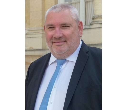 RN-Rathaus von Carcassonne verweigert Räume für die algerische Parlamentswahl Christophe-Barthès-RN-Carcassonne_Wikipedia