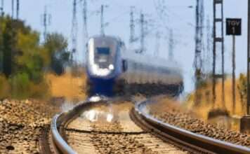 Wenn die Schienen glühen: Wie die SNCF ihr Bahnnetz durch die Hitzewellen steuert SNCF-Hitzewelle-auf-den-Schienen_Illustration
